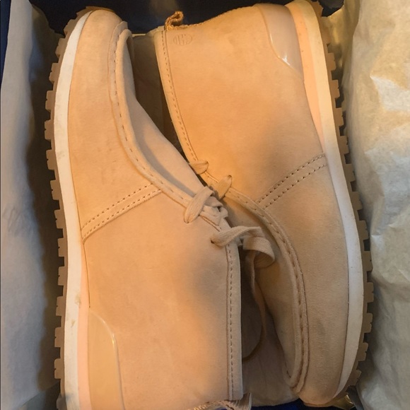 Mint condition authentic Tory Burch sport Chukka Trainer - Picture 8 of 8